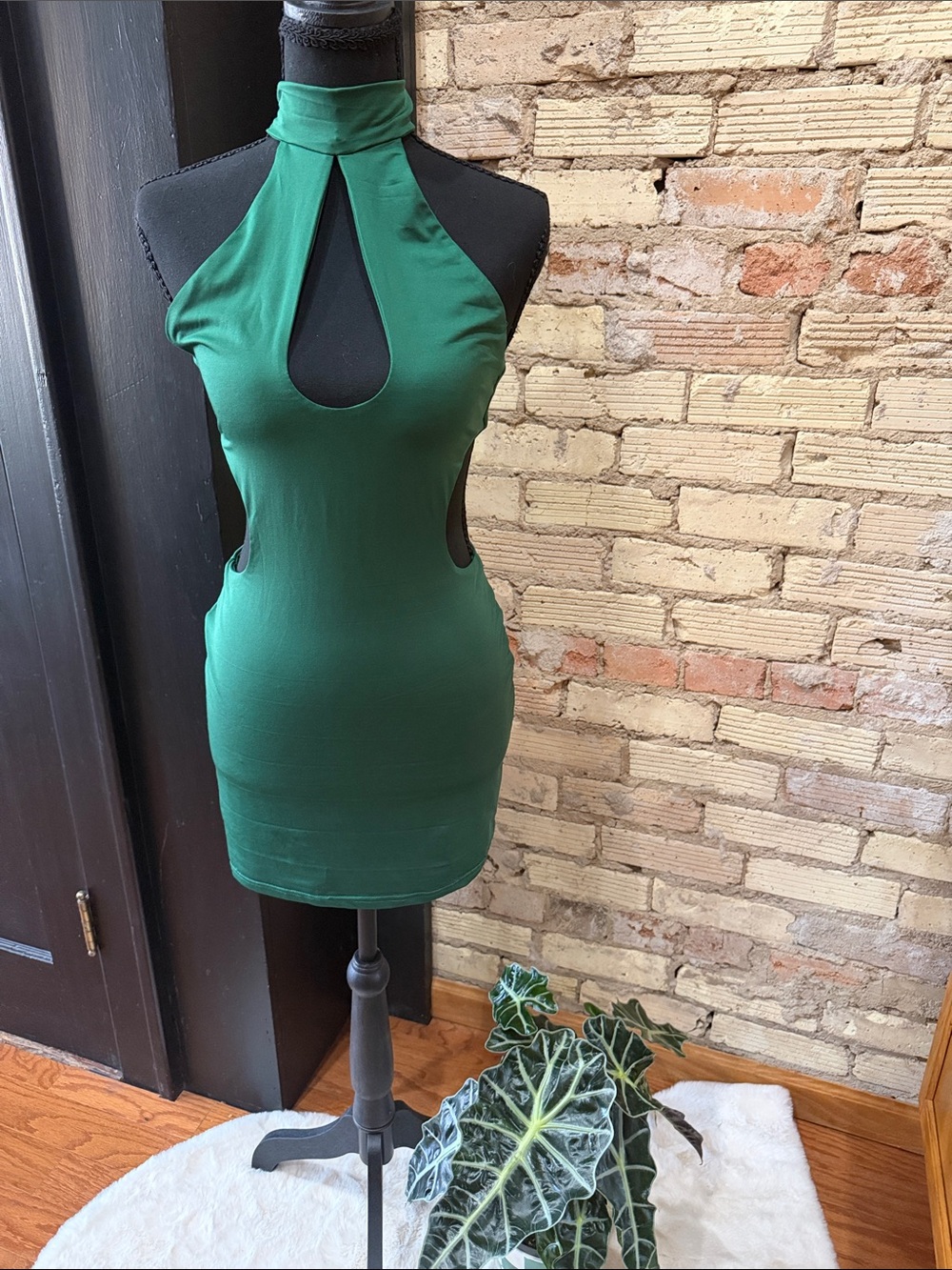 That's So Fetch Emerald Green Halter Neck Cutout Bodycon Mini Dress Size 8